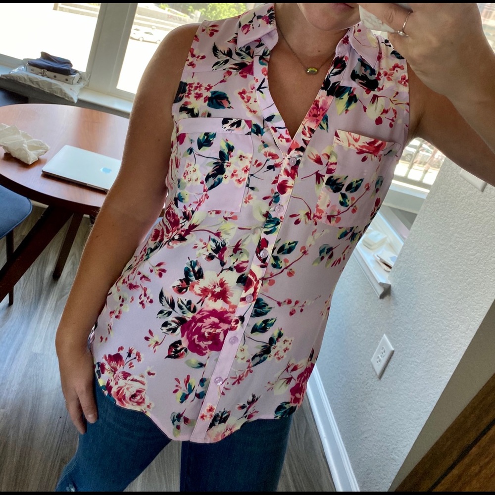 Express sleeveless flowery blouse NWOT